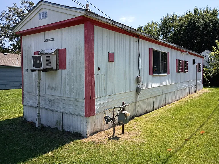 1501 Parker Ave — Photo 2