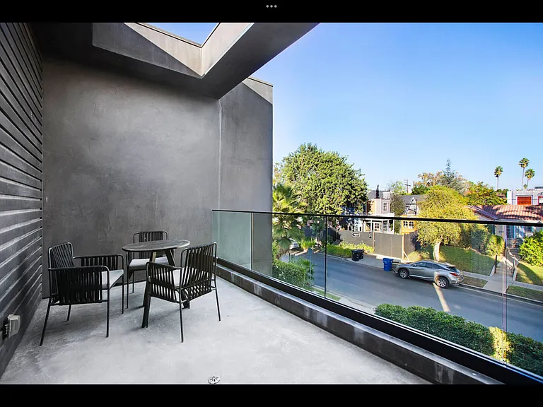 N Gardner St — Photo 63