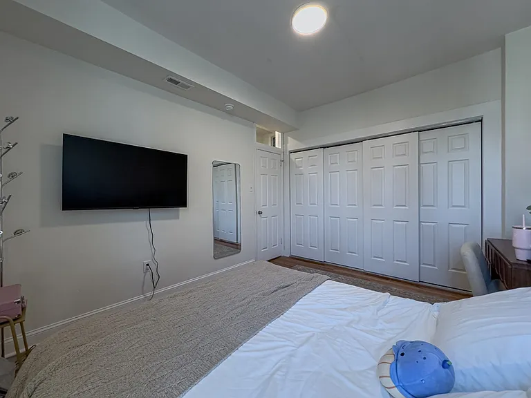 1934 Green St #3 — Photo 16