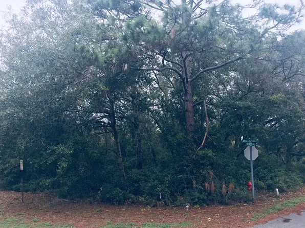 143 Apalachee St, Lanark Village, FL 32322