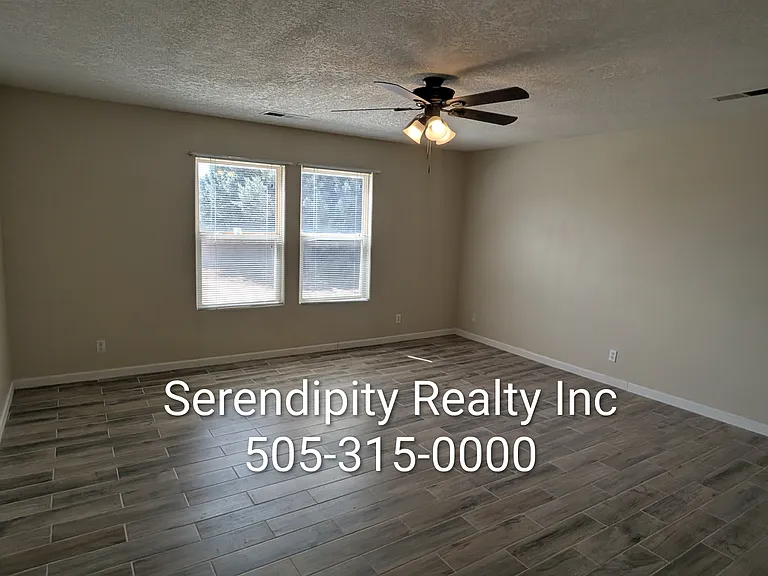 5060 Mira Vista Dr NE — Photo 4
