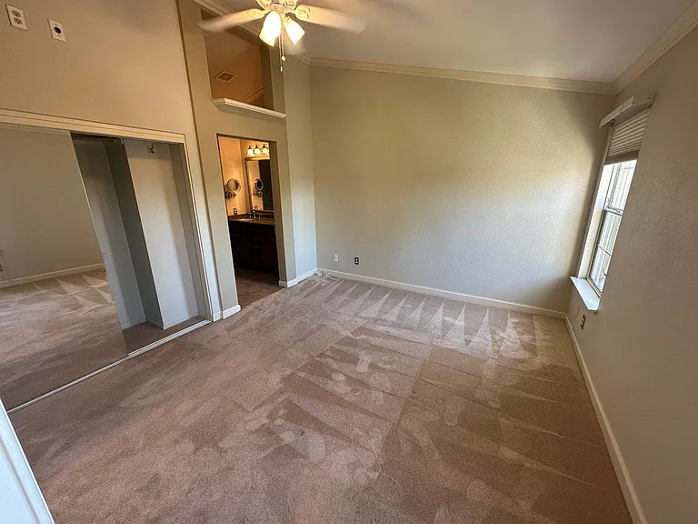 6001 Condor St — Photo 11