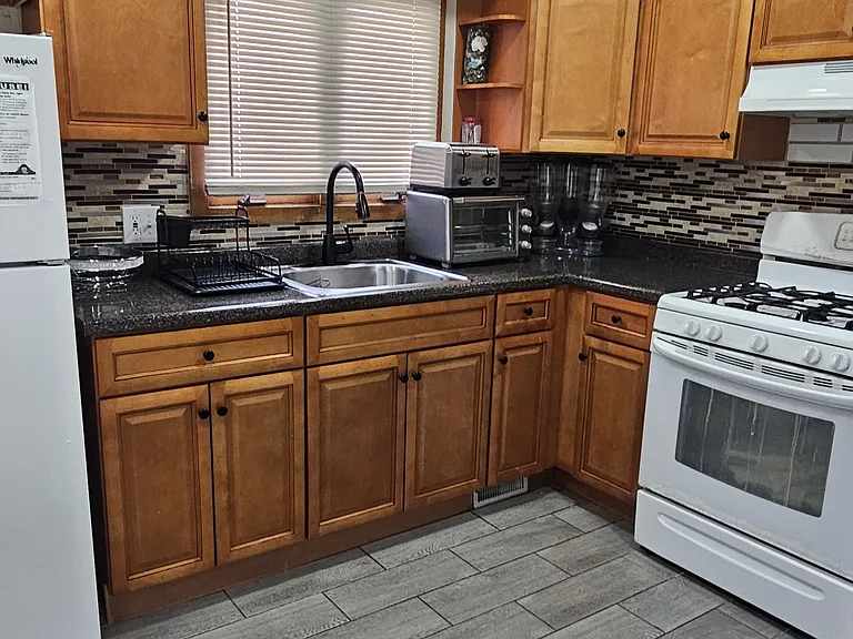 175 N Carol Blvd — Photo 9
