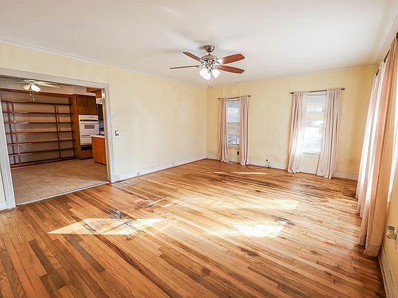 3rd image of 516 W 8th St