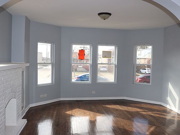 4th image of 2131 S 11th Ave