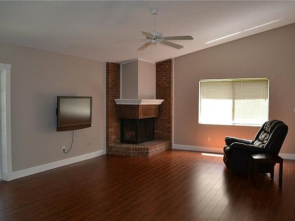2nd image of 1231 Queen Elaine Dr