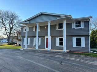 2316 Crown Point Dr, Racine, WI 53402