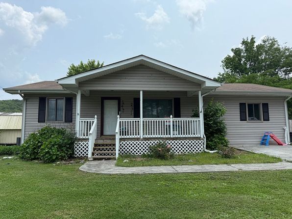 982 N Main St