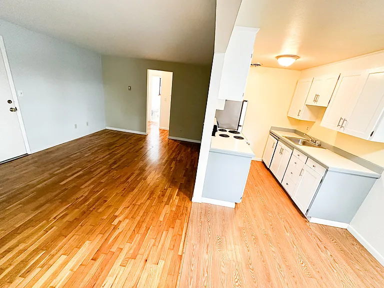 310 NE 45th St #1 — Photo 12