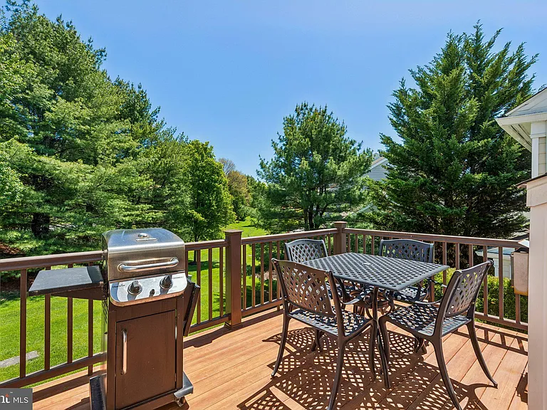 15 Charter Oak Ct — Photo 18