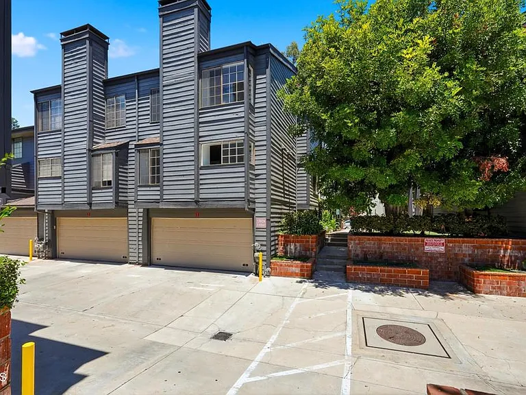22028 Collins St #1 — Photo 43