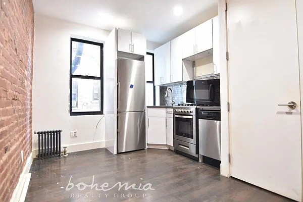 Rented by Bohemia Realty Group | media 2