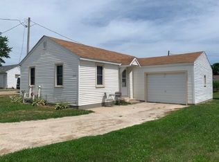135 6th St, Jesup, IA 50648