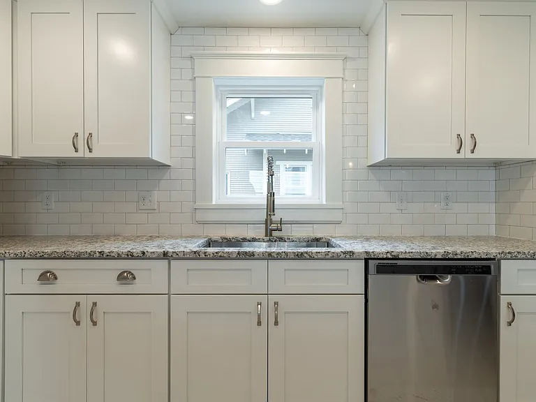 528 E Normal St — Photo 14