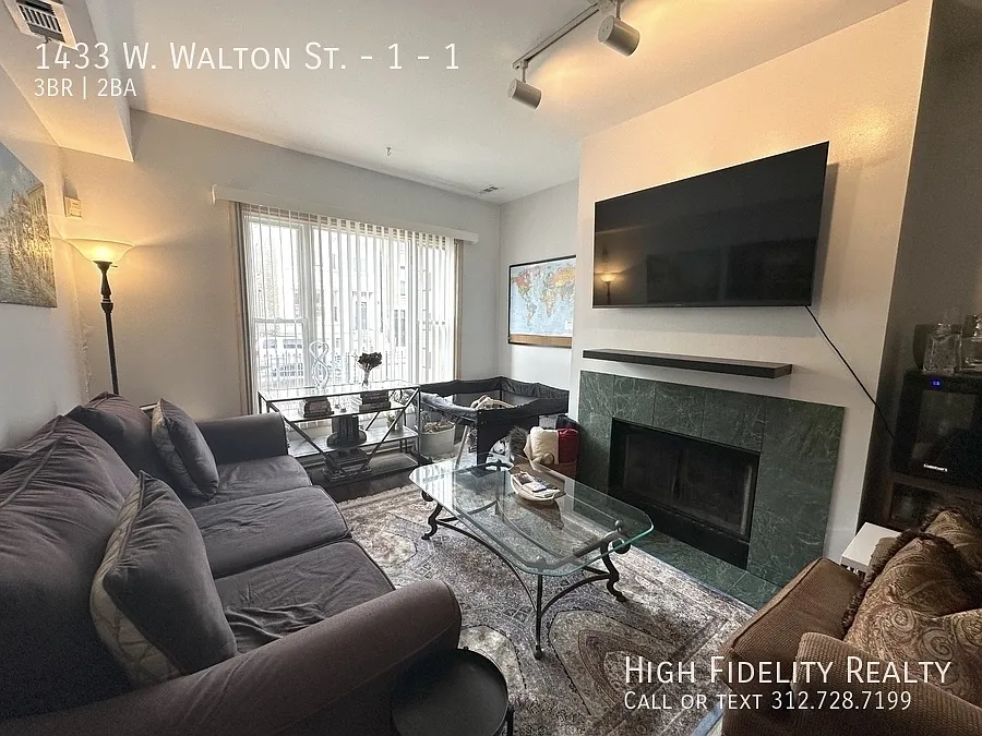 Building Photo - 1433 W Walton St #1