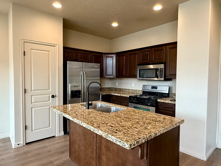 141 E Backhand Ln — Photo 9