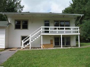 261 Roseloe Ln, Hot Springs, VA 24445