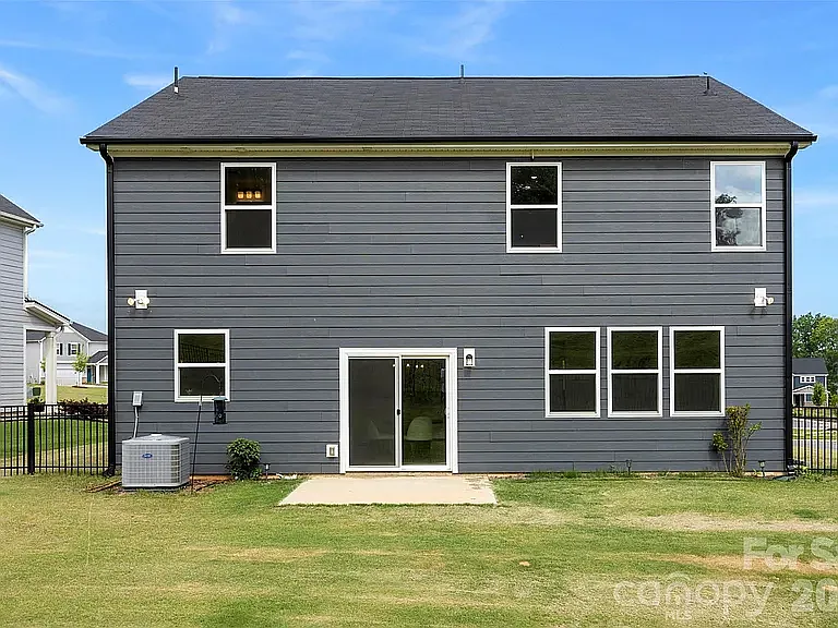 152 Lancashire Ct — Photo 22