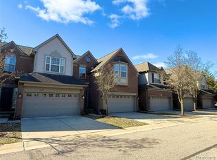 41271 N Maplewood Dr Unit 54, Canton, MI 48187