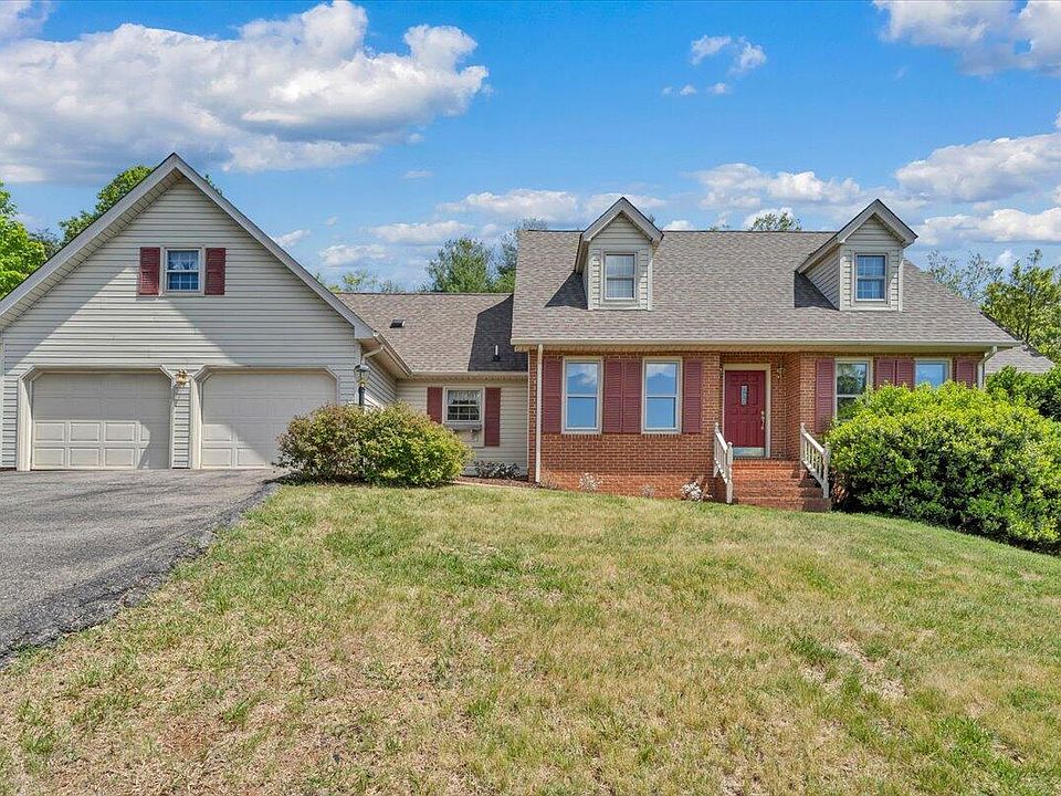 1st image of 4061 Horsepen Mountain Dr