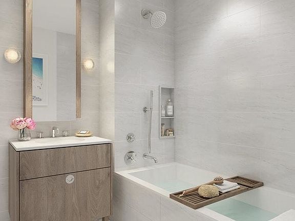 2nd image of 185 18th St #305
