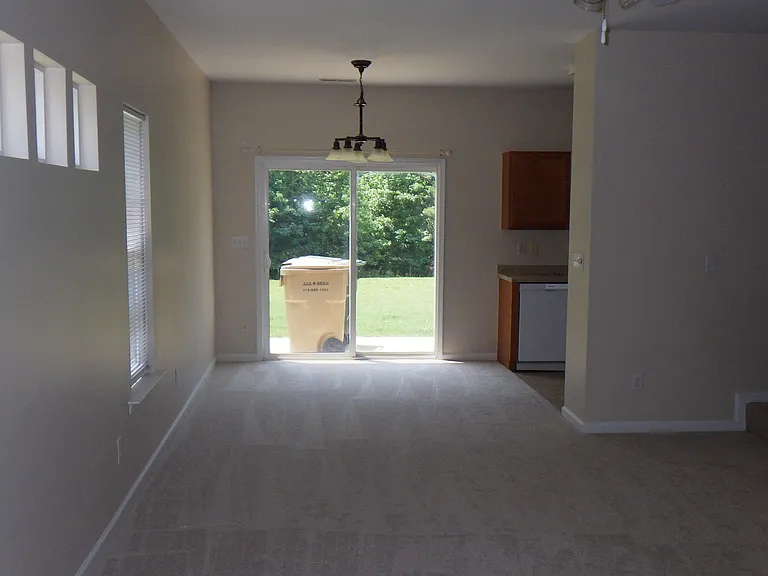 381 Woodson Dr — Photo 7