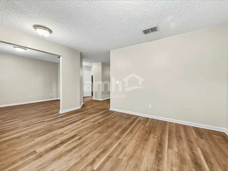 1379 Samantha Cir E — Photo 9