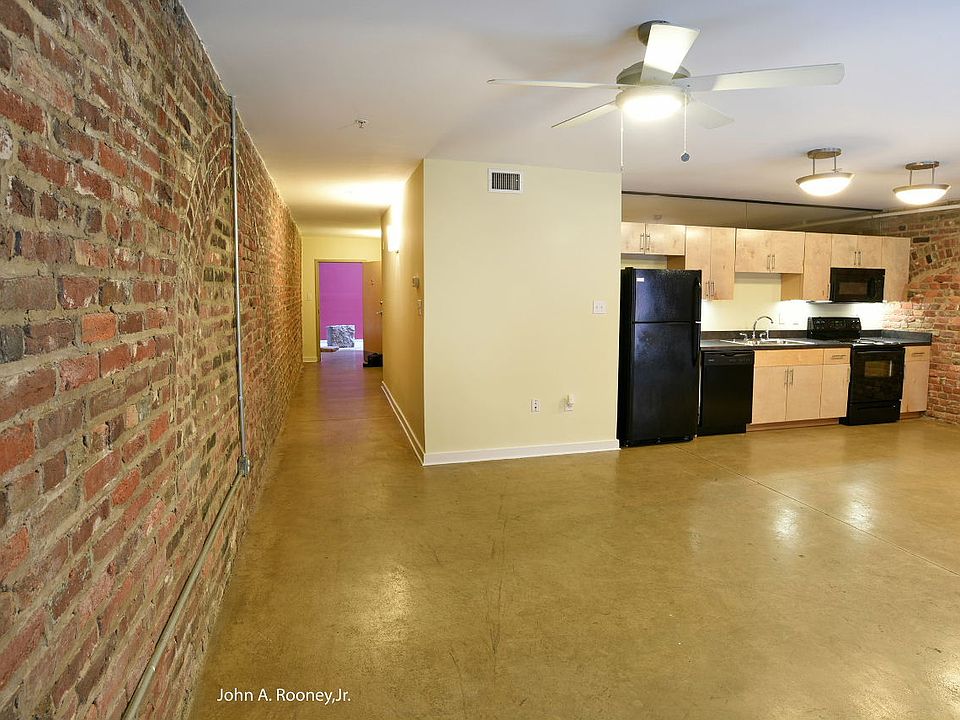 1st image of 133 N Sycamore St APT 3