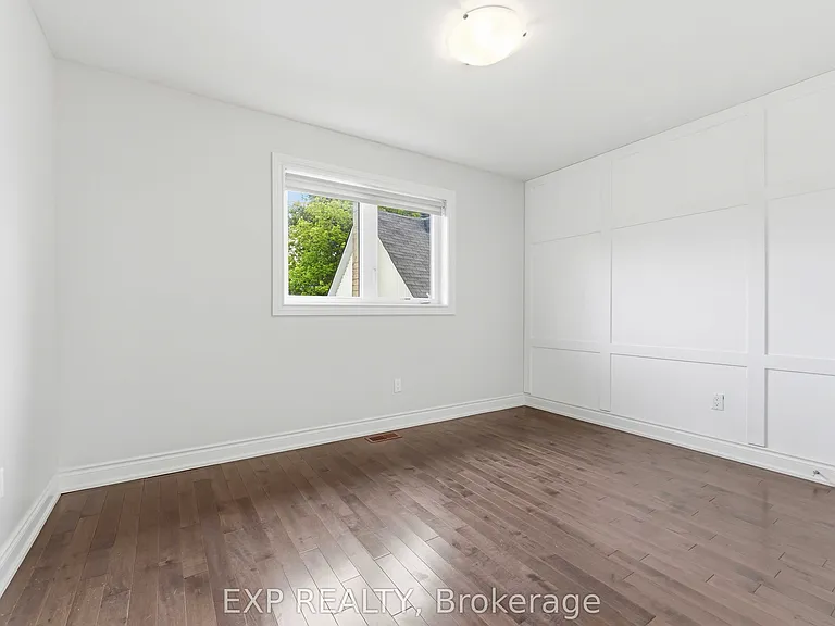 979 Admiral Ave — Photo 17