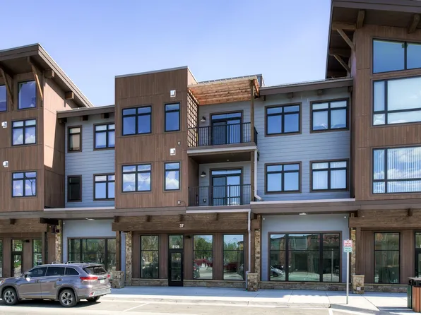37 W 4th St #306, Silverthorne, CO 80498
