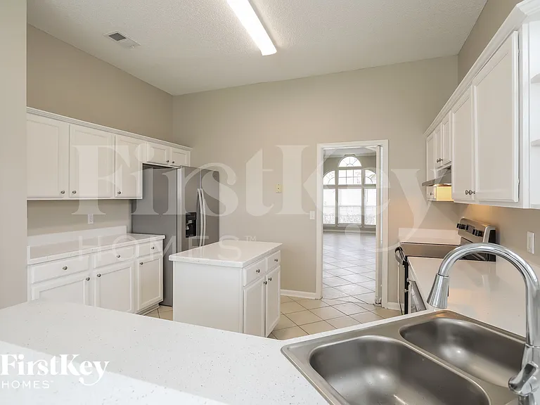 5372 Chestnut Lake Dr — Photo 10