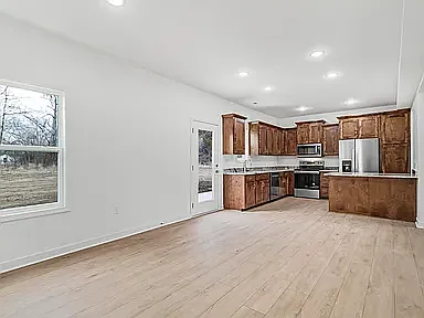 4 bed, 2.5 bath, 1550 sqft, $1,695 — Photo 3