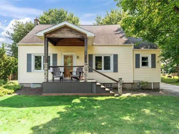 135 Campbell Blvd, Getzville, NY 14068