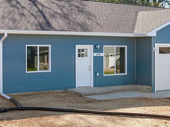 4th image of 2444 Russell Court