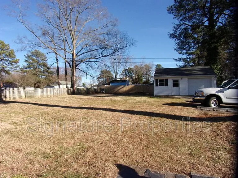 8329 Meadowbridge Rd — Photo 2