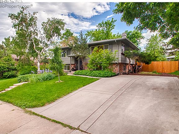 Room to park 4 cars offstreet