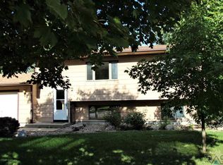 504 S Nicholas Ave, Brandon, SD 57005