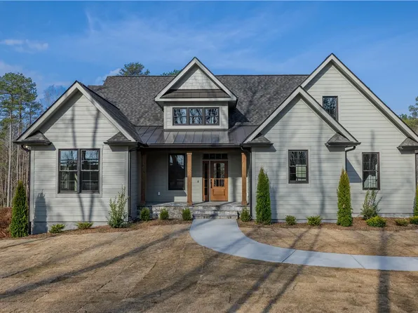 236 W Old Pendleton Rd, Central, SC 29630