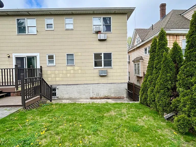 164 Rossiter Ave #1 — Photo 16