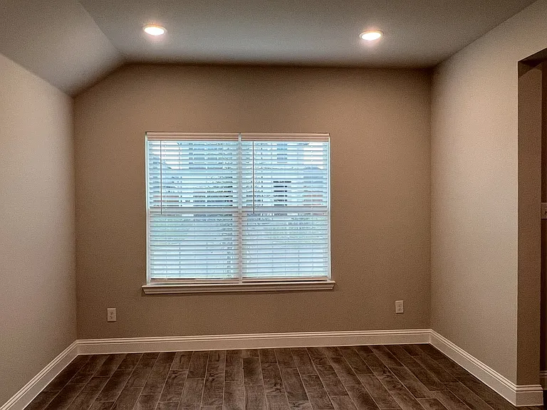 725 Amalfi Way — Photo 10