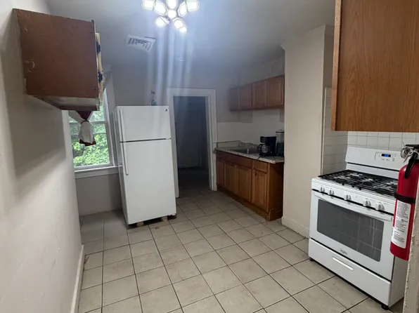 18 1st Ave APT 1, Albany, NY 12202