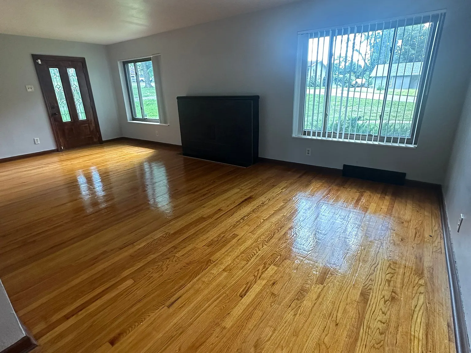 4 bed, 1.5 bath, 1222 sqft, $1,900 — Photo 2