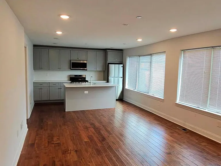41 W Wildey St #1 — Photo 1