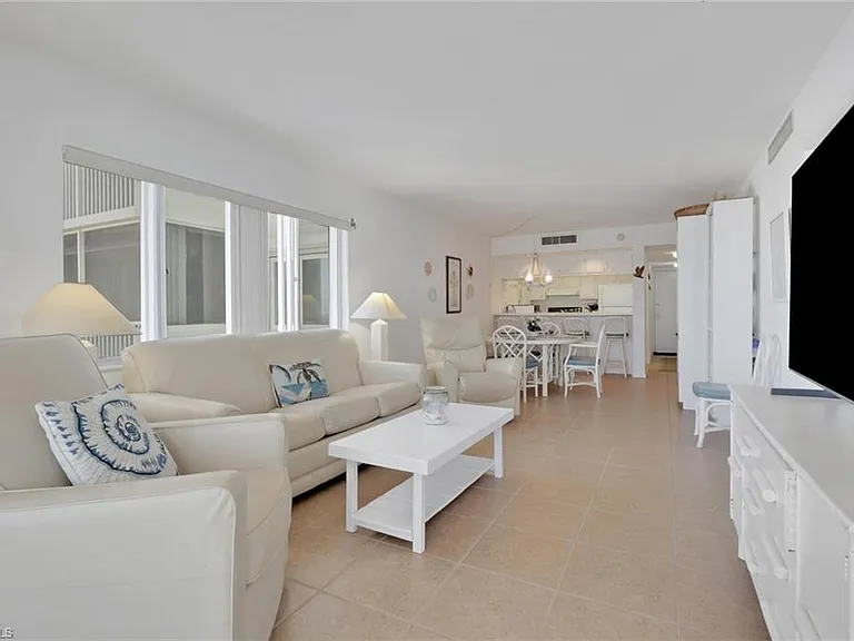 26340 Hickory Blvd #302 — Photo 3