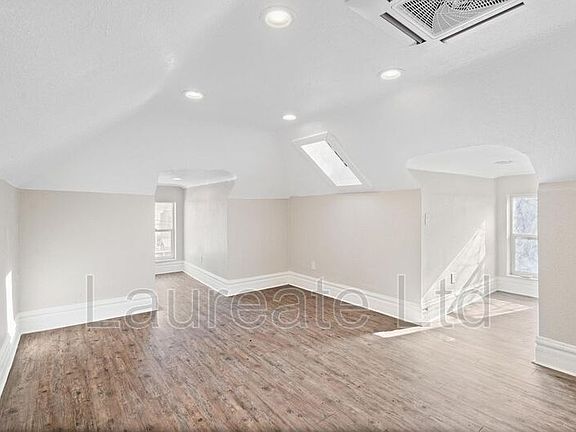 5th image of 252 N Lincoln St #4