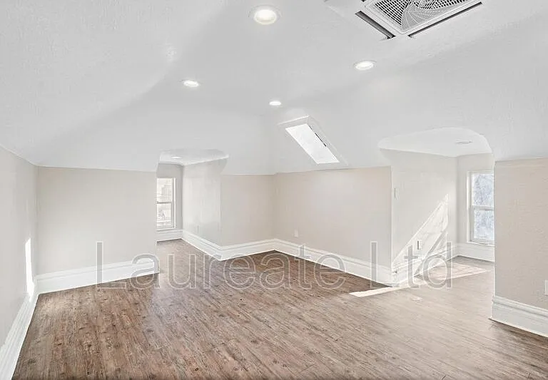 252 N Lincoln St #4 — Photo 5
