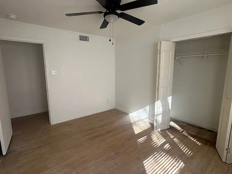 842 S La Salle Dr — Photo 19