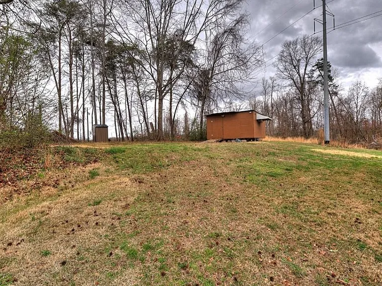 325 Rock Quarry Rd — Photo 17