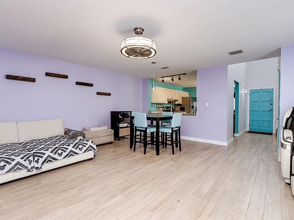 5th image of 6184 Laurel Lane #A