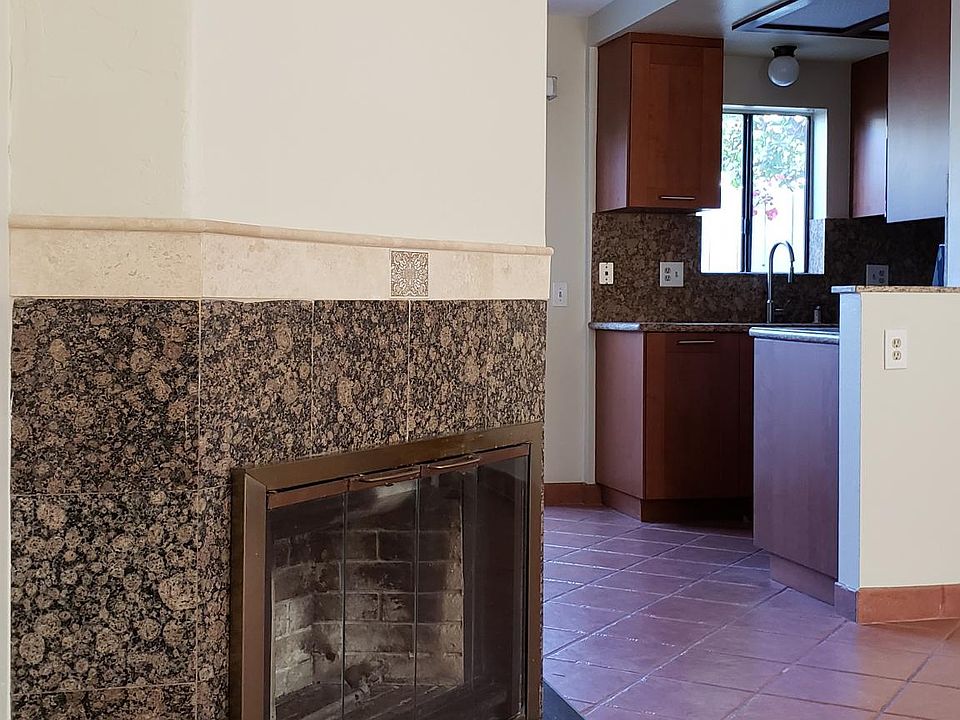 Decorative fireplace